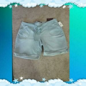 Gloria Vanderbilt Short